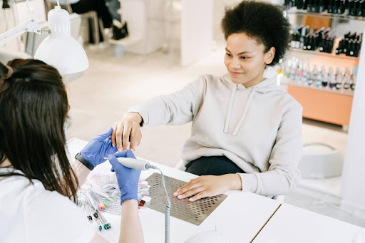 professional nail tech live demo