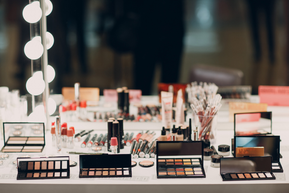 From Runway to Reality: Makeup Lessons Inspired by Ojas Rajani’s Portfolio